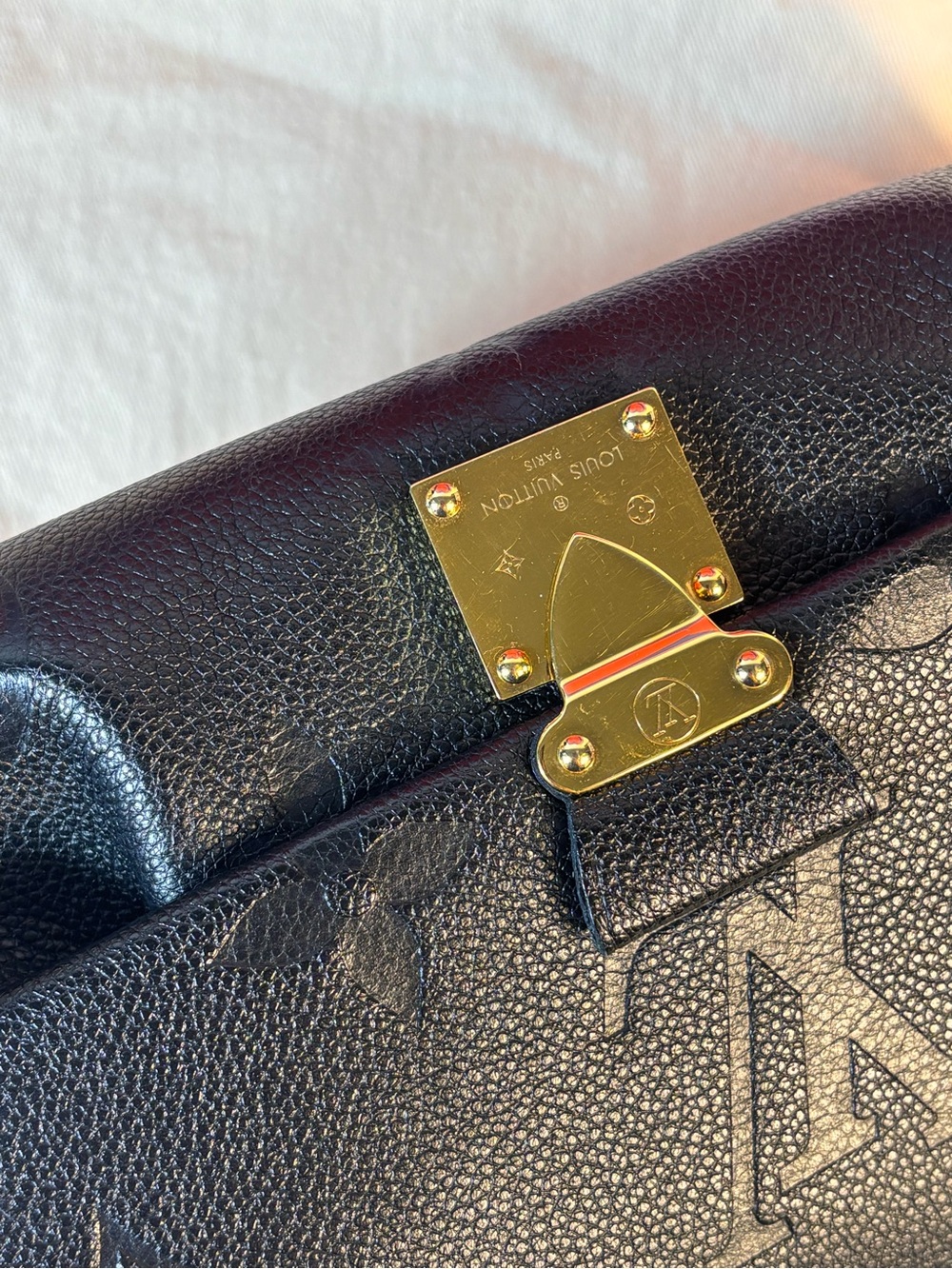 Louis Vuitton New Model Favorite Noir - Picture 2 of 16